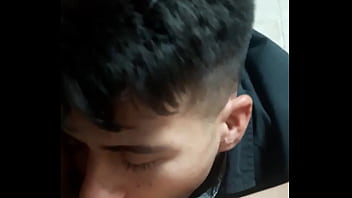 Lebantate esa falda para probarte el burro