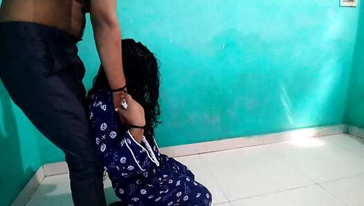 Noukarani ko paise dekar choda