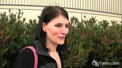 Yanks Babe Tundra Public Restroom Masturbation