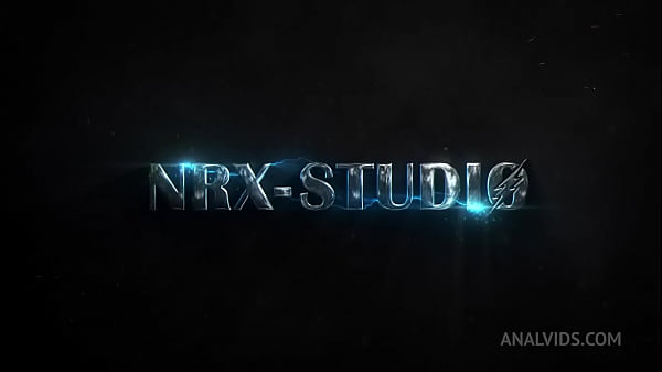 Hard and Fast DAP with hot MILF Kitty Li ( dry )